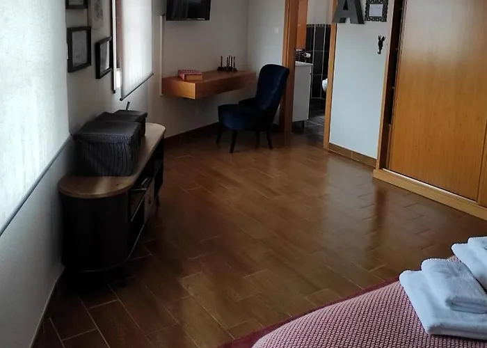 Casa Aldeia Da Lapa Bed & Breakfast 3*